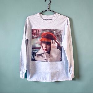 Taylor Swift RED Taylor's Version Long Sleeve Graphic Tee Size M Gray